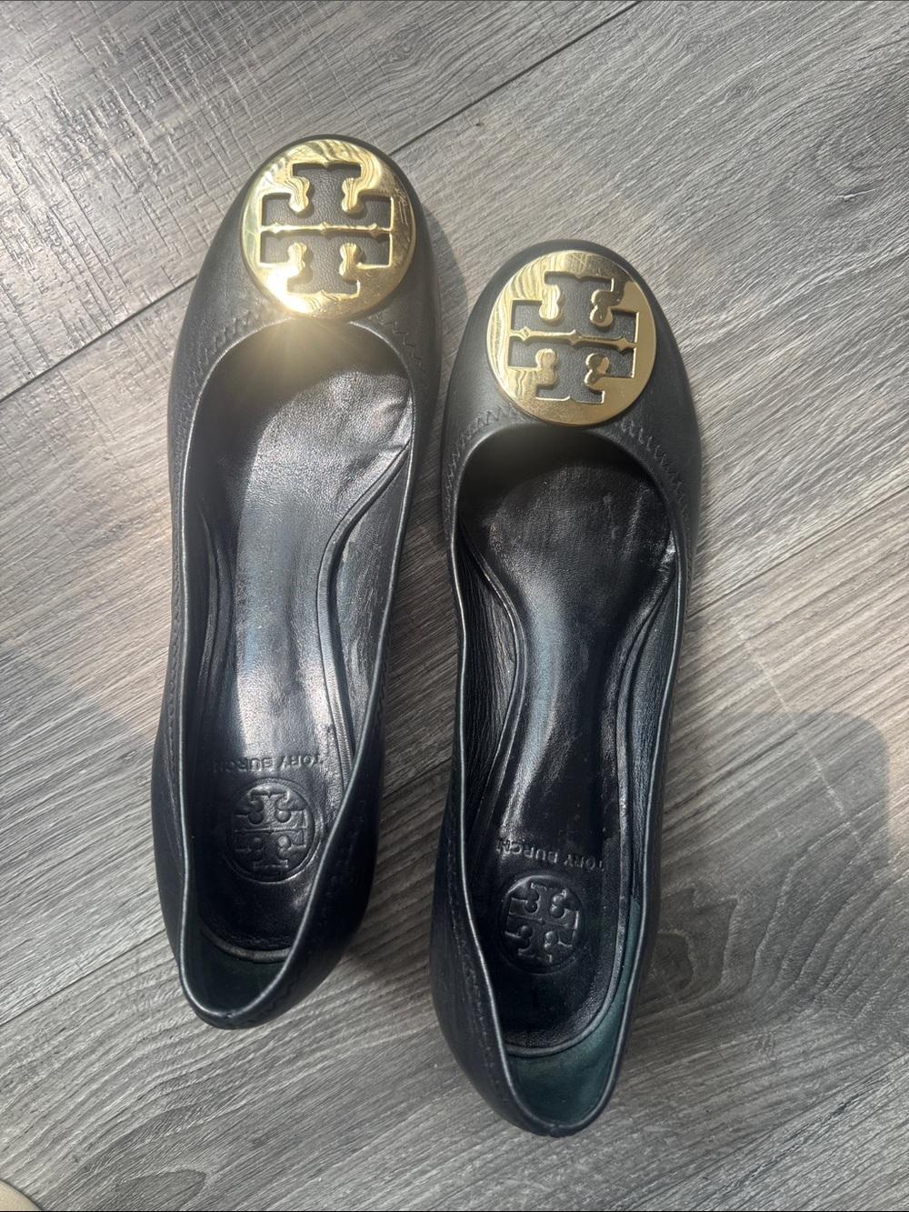 Tory Burch Black Leather Ballet heel with Gold Logo Disc